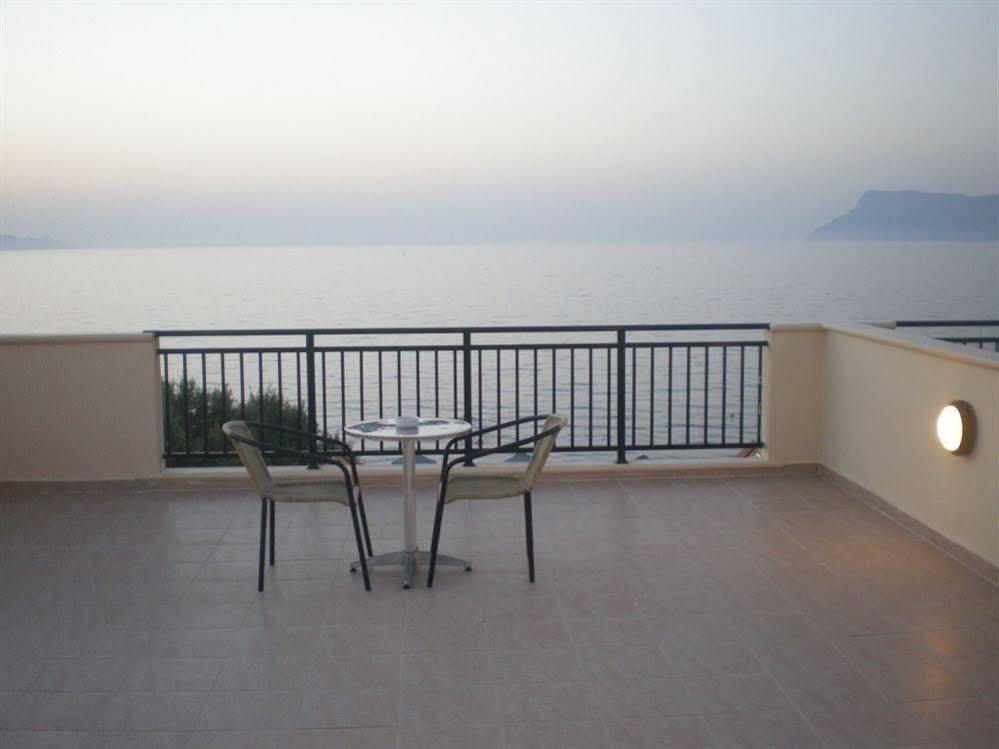 Mesogios Beach Korfalonas Dış mekan fotoğraf